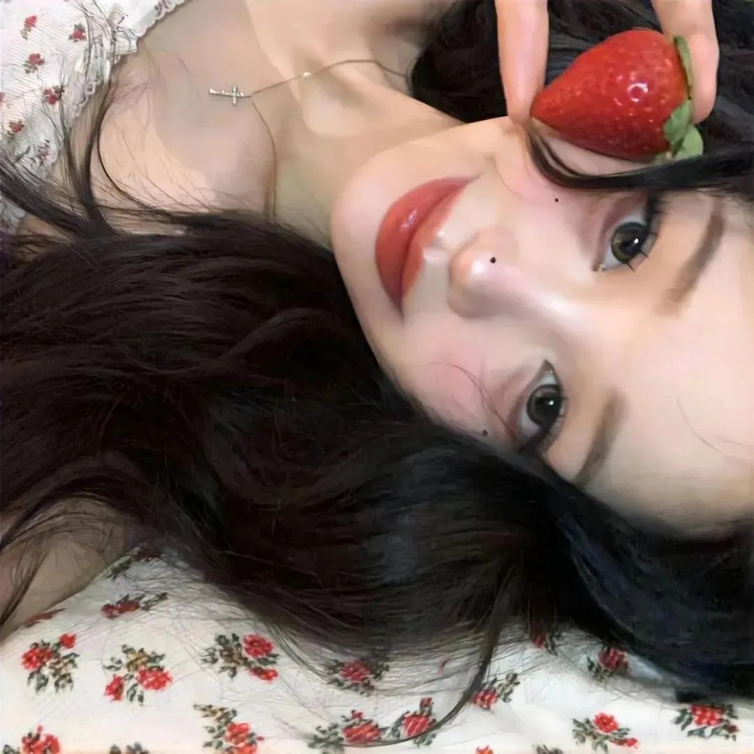蜜桃女孩